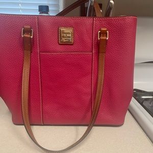 Pebble Grain Small Lexington Shopper Fushia